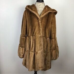 Elegant Camel Faux Fur Coat Jones New York